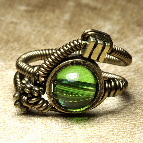 Steampunk Jewelry made by CatherinetteRings: Ring green Quartz steampunk buy now online