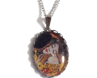 THE KISS Gustav Klimt romantic necklace pendant steampunk buy now online