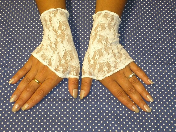 Pretty Lace Fingerless Gloves - White Butterflies steampunk buy now online