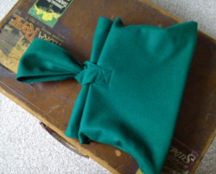 40s reproduction green 100% wool felt  lined, roll-top handbag, matching hat available perfect for re-enactments steampunk buy now online