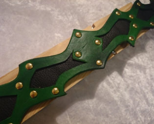 Thorn Silhouette (medium-long) - "Give Me Thorns" adjustable black-green leather collar steampunk buy now online