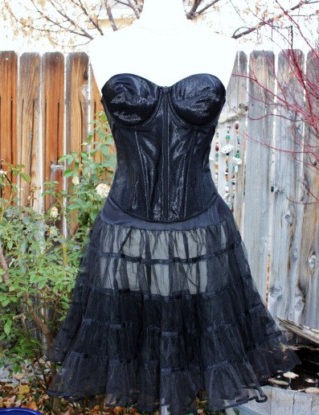 Vintage Black Petticoat Tulle Netting Double Layers Sexy Size Small Petite Vintage Retro Gothic Steampunk Rocker Rock-A-Billy Burning Man by Retromomo steampunk buy now online