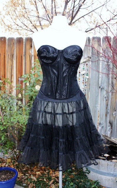 Vintage Black Petticoat Tulle Netting Double Layers Sexy Size Small Petite Vintage Retro Gothic Steampunk Rocker Rock-A-Billy Burning Man by Retromomo steampunk buy now online