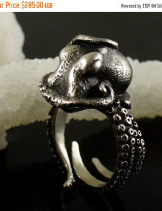 VDay SALE SALE - Kraken Octopus Ring OctopusME Miyu Decay Collaboration by OctopusMe steampunk buy now online