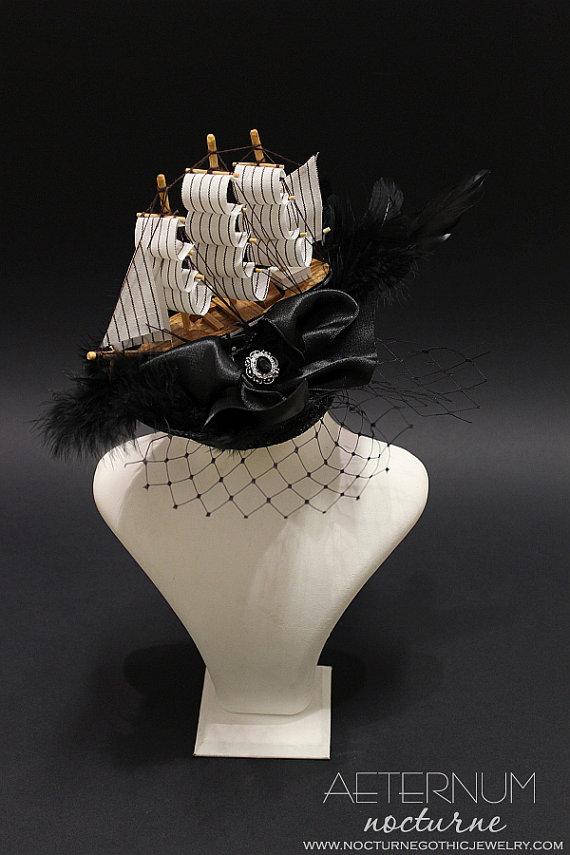 Ship Black Gothic fascinator - costume hair accessory with ship miniature, veil, satin ribbon, sinamay and black feathers - Gothic jewelry by AeternumNocturne steampunk buy now online