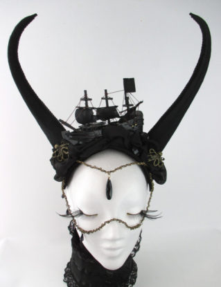 Pirate Ship Headdress horns headdress black Gothic Vampir Fantasy Fascinator by KopfTraeume steampunk buy now online