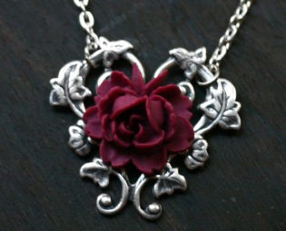 Red Rose Necklace - Alice in Wonderland by robinhoodcouture steampunk buy now online