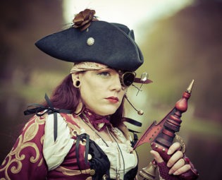 2012-04-21 Elf Fantasy Fair, edition Haarzuilens 2012, Steampunk, Cap'n Scarlett steampunk buy now online