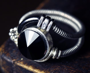 CYBER STEAMED - Artistic STEAMPUNK wire ring with Jet Swarovski Crystal  bead steampunk buy now online