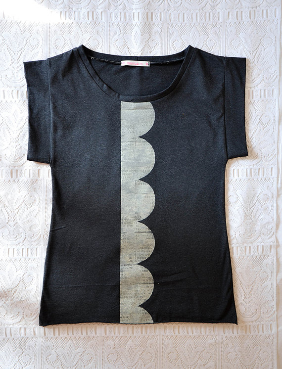 Oversized womens tshirt in organic cotton - stencil art - scalloped print steampunk buy now online