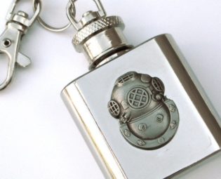 Steampunk Flask Keychain Nautical Diving Helmet Flask 1 Oz Miniature Size Gfts Men's Steampunk Accessories steampunk buy now online