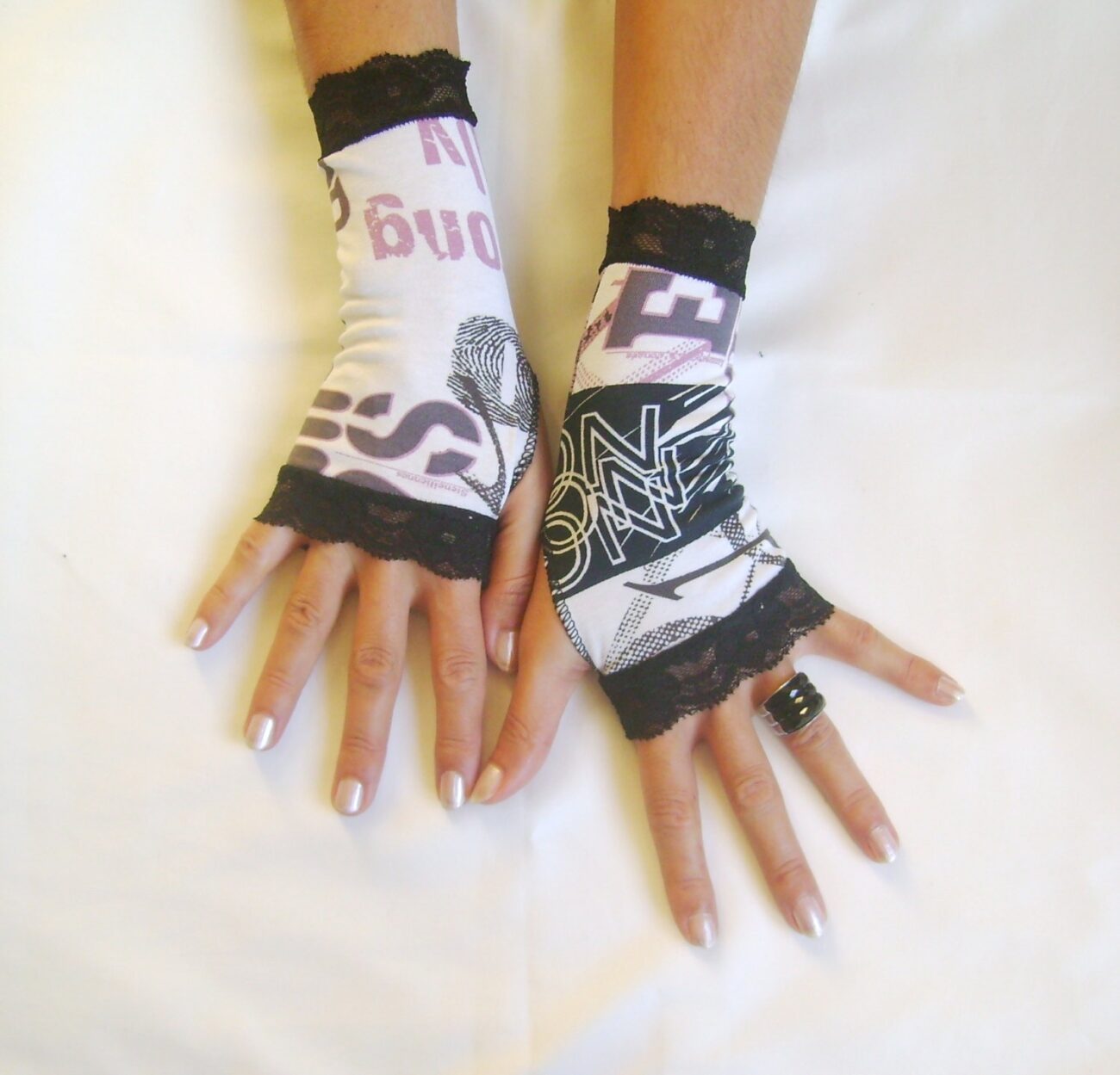 Flyer Print Fingerless gloves white black soft pink armwarmers free shipping holiday fashion winter fashion steampunk buy now online