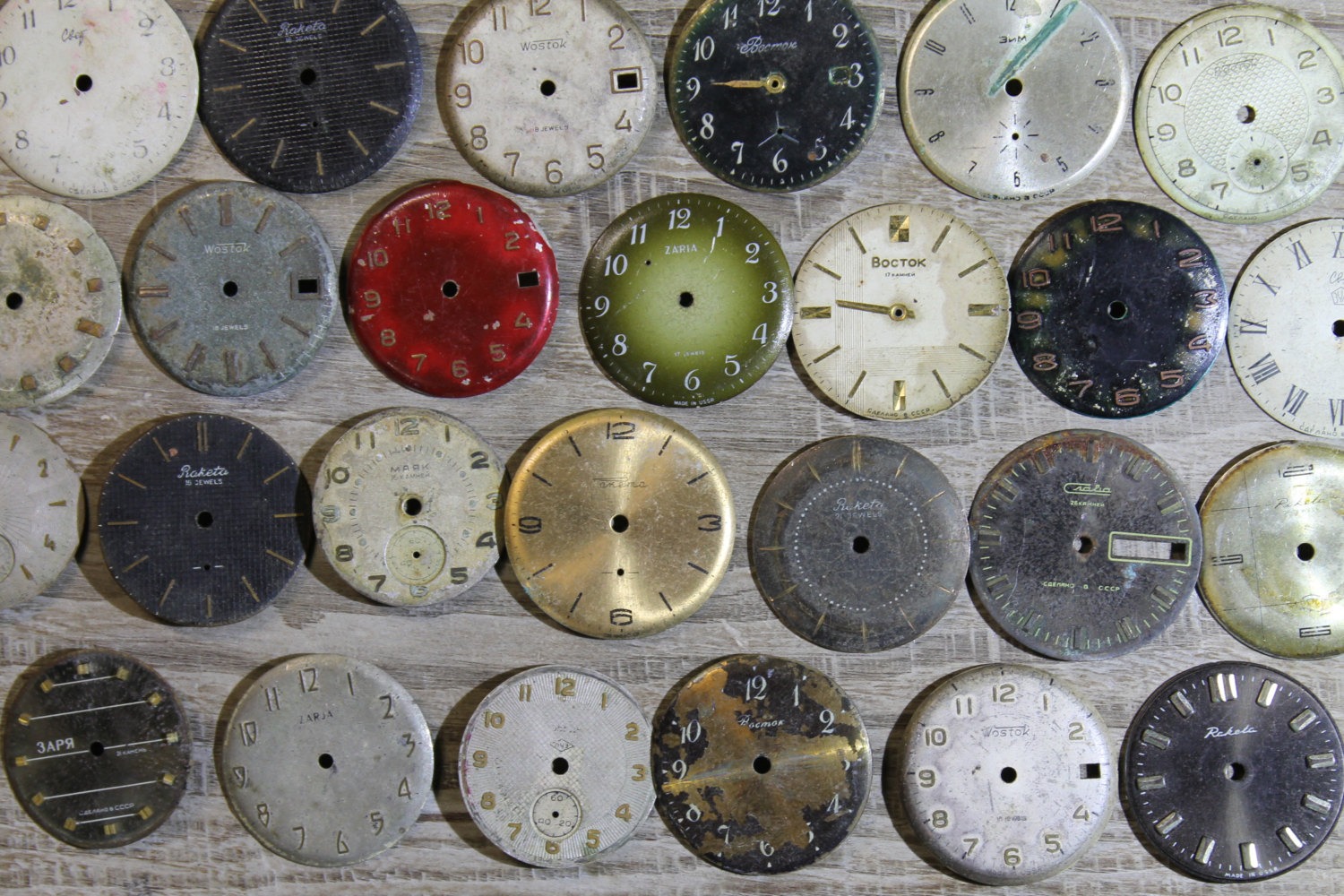 vintage watch faces ... 1 1/8 " ... 26 pcs. from USSR ... Old Vintage watch parts steampunk buy now online