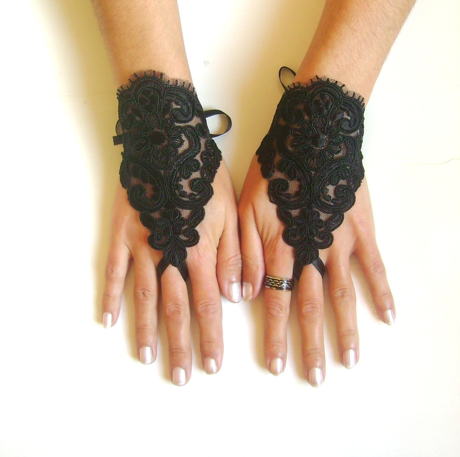 Frenc Lace glove free ship black warlock gothic prom party bridesmaid special occasion gift goth wedding lace Gypsy cuff lace tribal fusion steampunk buy now online