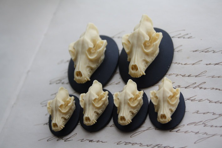 Wolf Skull Cameo Cabs Resin Cabochon Taxidermy Animal Steampunk Gothic Goth Skull Black Ivory Werewolf 40x30mm and 25x18mm 6 PIECES steampunk buy now online