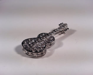 Guitar brooch / guitar pin / rhinestone brooch / rhinestone pin / brooch pin / bridal brooch pins / brooch lot / musical jewelry steampunk buy now online