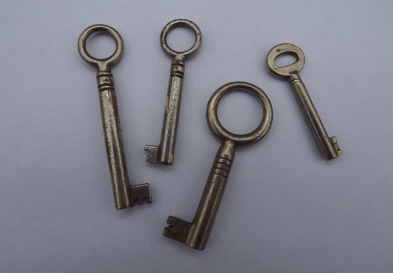 Vintage Keys, Steampunk, Shiny Keys, Home Decor, Key Ring, Steampunk Supplies, Jewellery Project, Old Keys, Small, 4 Keys, ref 17.3a steampunk buy now online