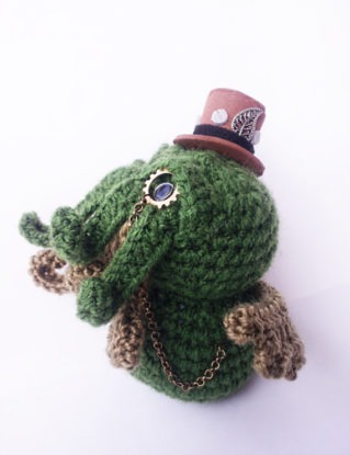 STEAMPUNK CTHULHU PLUSH 4'' 1/2 crochet horror cosmic Lovecraft crochet original novel writter gear victorian tesla by Kutuleras steampunk buy now online