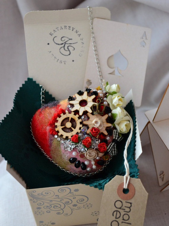 Steampunk heart, birthday gift, victorian steampunk, decoration, wool art, fibre felted art, gothic punk, skull, love heart, red roses, by malwadeco steampunk buy now online