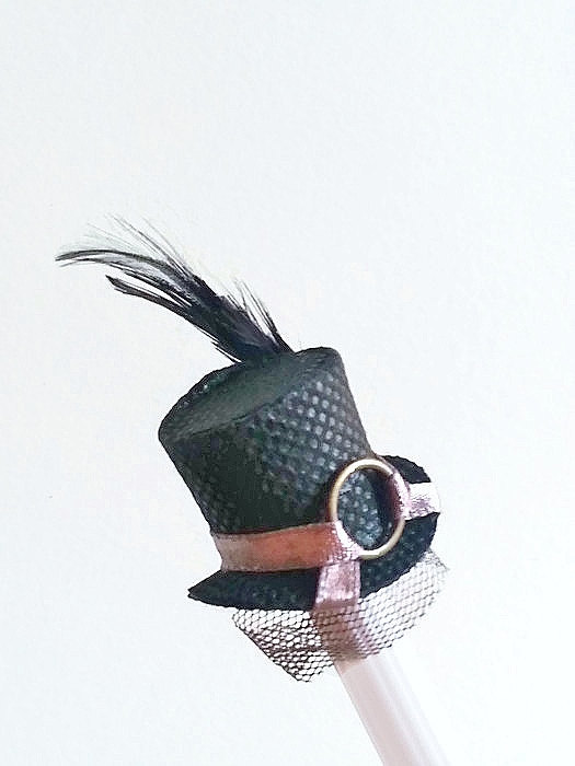 Dollhouse miniature cylinder hat a1:12 scale / Miniature steampunk scale one inch hat / miniature doll clothes / roombox miniature hat shop by NatAcademy steampunk buy now online