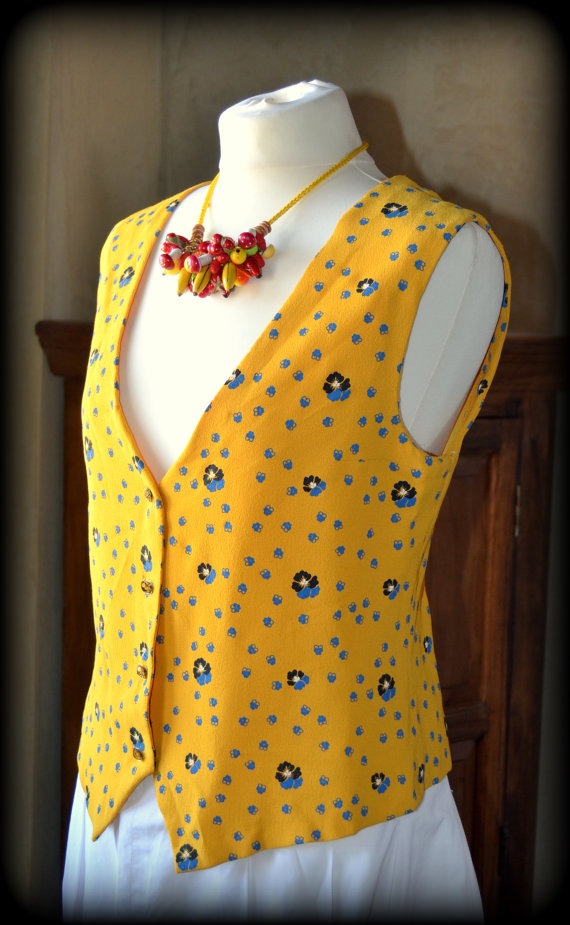 Vintage tailored vest ~ romantic crêpe waistcoat ~ Medium Size Vest by CatsAndHatsVintage steampunk buy now online