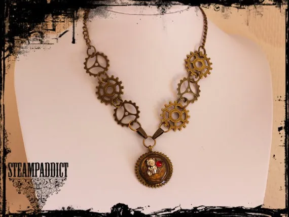 Collier "nounours gardien du temps " by ChezLaPetiteSouris steampunk buy now online Collier "nounours gardien du temps " by ChezLaPetiteSouris steampunk buy now online