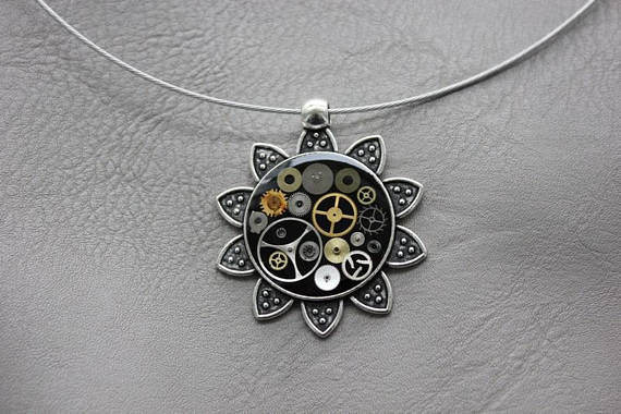 Choker + Sun pendant in steampunk watch parts and resin by CleopheaResinea steampunk buy now online