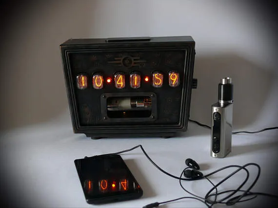 Nixie tube clock "Postapocalypse 7" IN-12 by Customdevices1975 steampunk buy now online Nixie tube clock "Postapocalypse 7" IN-12 by Customdevices1975 steampunk buy now online