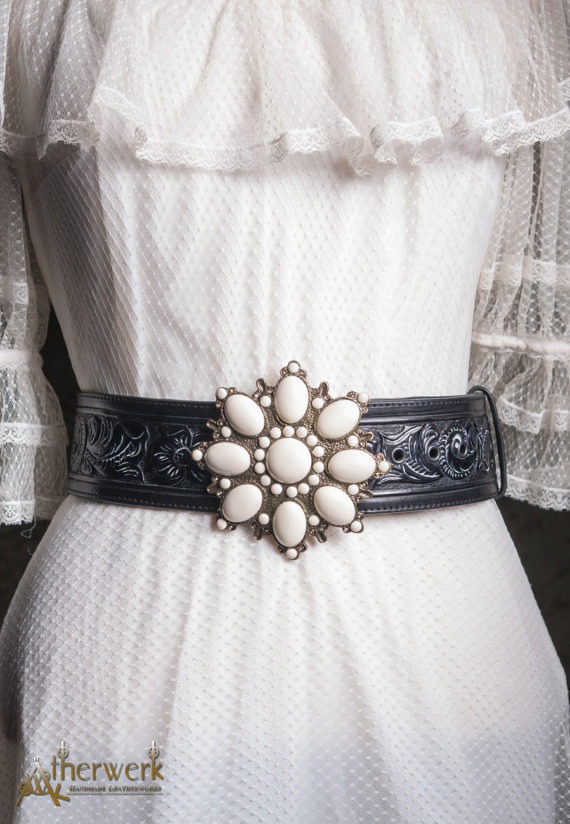 Waist belt, leather, black, single piece, handmade, Size 70-84cm by lederatelierberlin steampunk buy now online