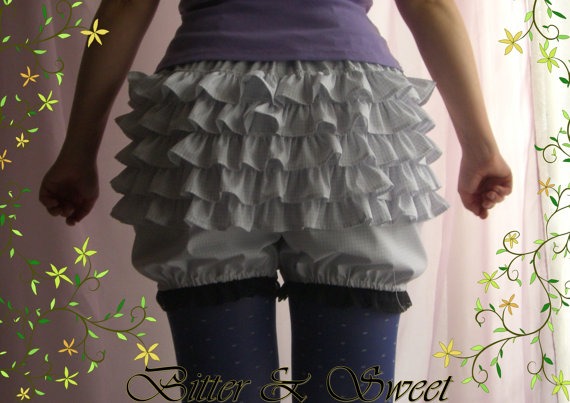 White Like grid paper short bloomer S-M-L-XL Lolita-Steampunk-Burlesque-Belle Epoque-Can Can-Wester-Circo-Cabaret-Cow Girls-Victorian-Pirate by BitterAndSweet steampunk buy now online