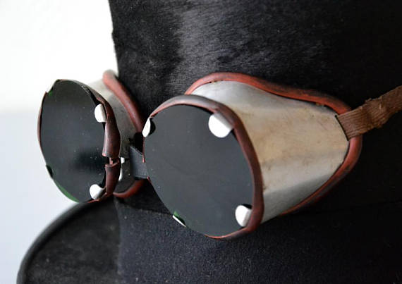 Vintage protective goggles / Welder goggles / genuine round glasses COSPLAY STEAMPUNK by EphemereIntemporel steampunk buy now online Vintage protective goggles / Welder goggles / genuine round glasses COSPLAY STEAMPUNK by EphemereIntemporel steampunk buy now online