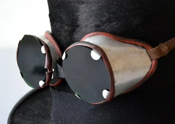 Vintage protective goggles / Welder goggles / genuine round glasses COSPLAY STEAMPUNK by EphemereIntemporel steampunk buy now online