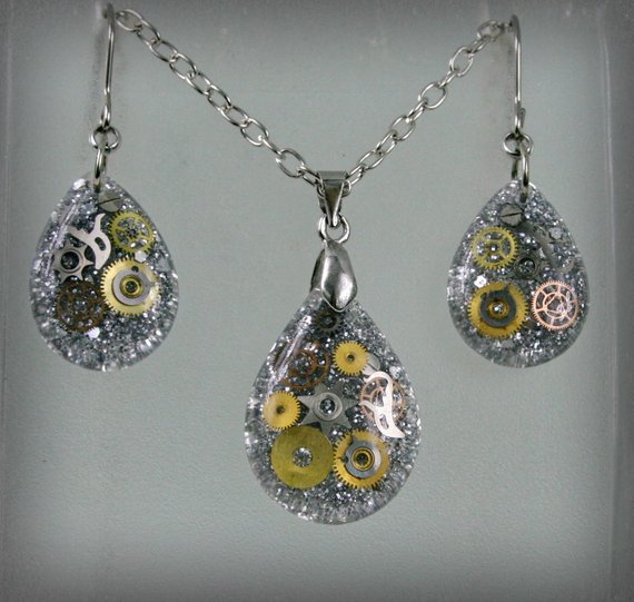 Watch Parts in a Steampunk Resin Pendant and earrings , Steampunk Jewelry set , Resin Jewelry , Steampunk glitter set by Olisava steampunk buy now online Watch Parts in a Steampunk Resin Pendant and earrings , Steampunk Jewelry set , Resin Jewelry , Steampunk glitter set by Olisava steampunk buy now online