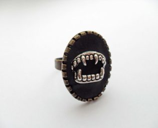Horror, vampire, gothic ring, halloween, handmade, gothic jewelry, adjustable ring, statement ring, fangs, dracula, steampunk, goth by Theblackwardrobe steampunk buy now online
