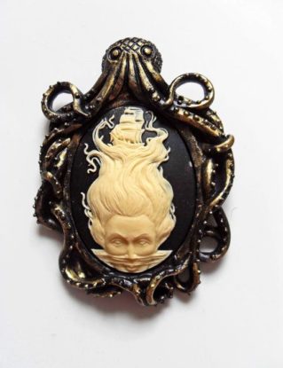 Octopus kraken cameo brooch. Octopus jewelry. Cthulhu. Necronomicon. Pirates of the Caribbean. Creepy cute. Macabre. Kraken. Steampunk. by Theblackwardrobe steampunk buy now online