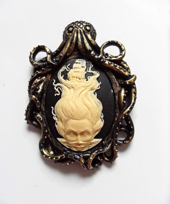 Octopus kraken cameo brooch. Octopus jewelry. Cthulhu. Necronomicon. Pirates of the Caribbean. Creepy cute. Macabre. Kraken. Steampunk. by Theblackwardrobe steampunk buy now online