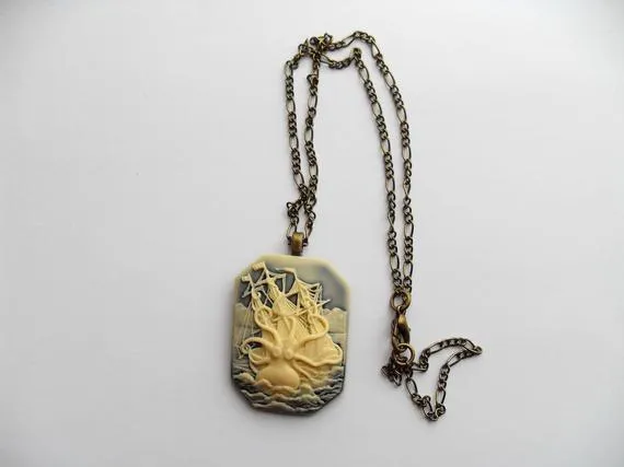 Square Lovecraft cthulhu cameo gothic necklace. Octopus. Necronomicon. Steampunk. Pirate. Creepy cute. Horror. Fantasy. Tentacle. Kraken. by Theblackwardrobe steampunk buy now online