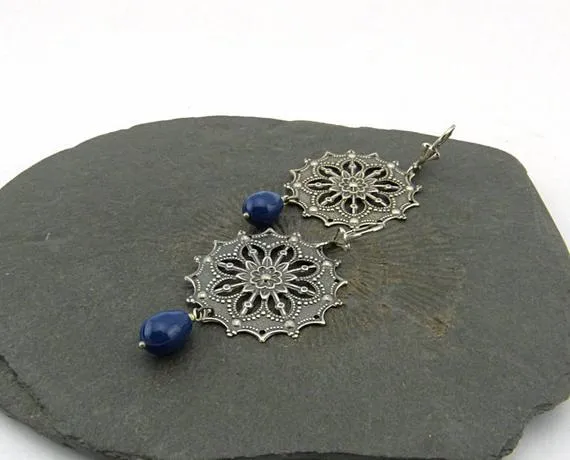 Filigree earrings with Swarovski glass beads in dark blue. Large earrings in antique-silver, nickel-free, with Klappbrisur. Statement Jewelry by Maymana steampunk buy now online Filigree earrings with Swarovski glass beads in dark blue. Large earrings in antique-silver, nickel-free, with Klappbrisur. Statement Jewelry by Maymana steampunk buy now online