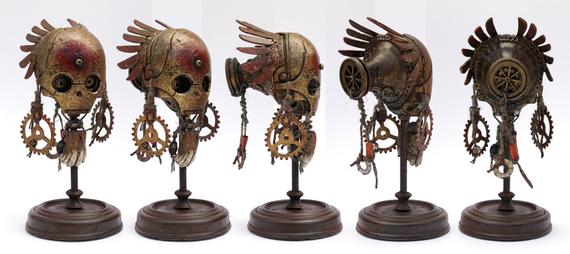 JERÔME. Tribal robot skull. Native automaton head. Steampunk sculpture in resin, metal and natural fibers. Original piece by Tomàs Barceló. by LaMathomeria steampunk buy now online