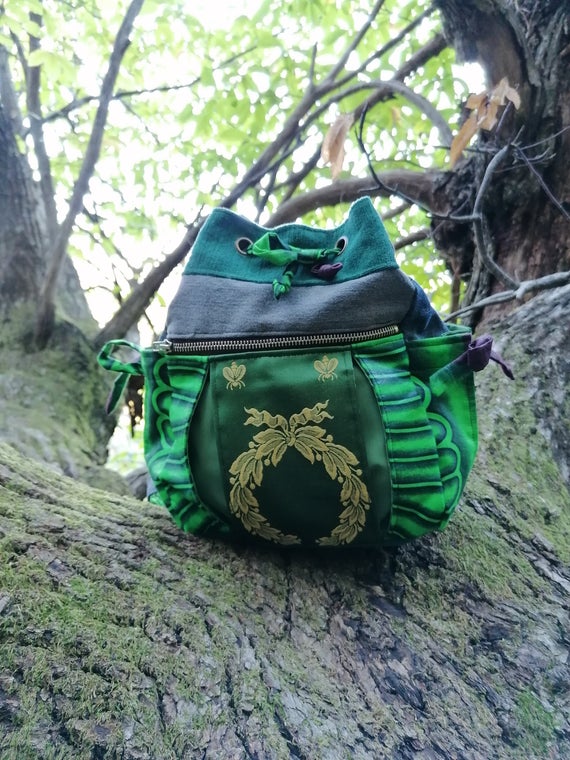 Backpack, "Pull the carnation", "Emeralds of the times", carpet fabrics, wax cotton and jeans, medium size by LaSalamandingue steampunk buy now online