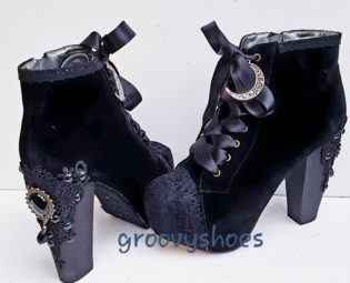 Elegant gothic lace boots. Alternative style. Steampunk boots by GroovyShoesetsy steampunk buy now online