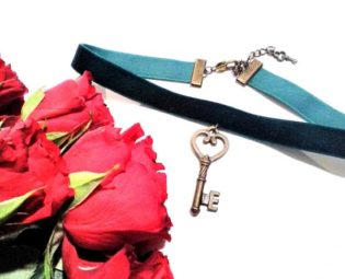 Key To My Heart Valentines Choker - Romantic Gift - Gothic - Bronze Key Choker Necklace - Valentines Day - Stemapunk Jewelry by HopkinsAndTheWitchNL steampunk buy now online