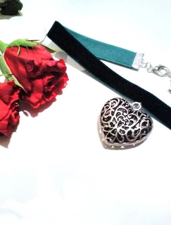 Love Heart Choker - Romantic Gift - Gothic - Silver Heart Choker Necklace - Valentines Day Jewelry from Hopkins & The Witch by HopkinsAndTheWitchNL steampunk buy now online