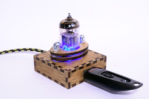 USB Extension Radio Steampunk Cable - Pentode Extender Cord - USB 2.0 / USB 3.0 - Braided Cable - Red / Green / Blue - Illumination Colour by ProperR steampunk buy now online
