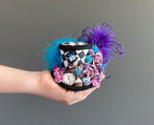 Micro mini top hat, mad hatter mini hat, mad hatter diorama hat, Alice in wonderland, mad tea party, tea hat by DreamsHead steampunk buy now online