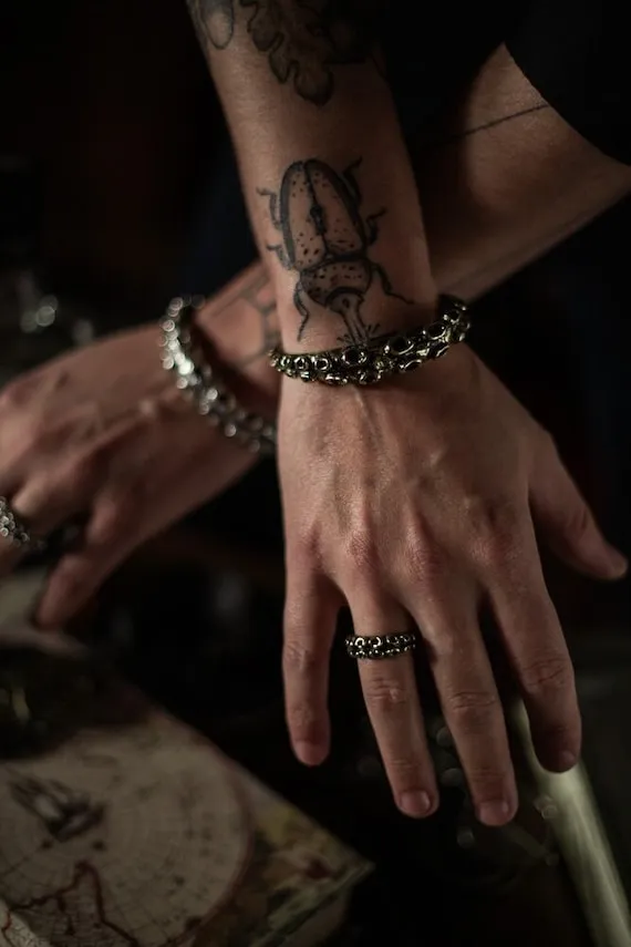 Octopus tentacle bracelet, Chtulhu Wrist Cuff for Women, Steampunk Jewelry by UchronicTime steampunk buy now online